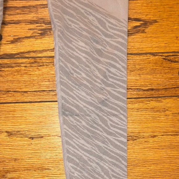 Grey Fabletics Leggings - Picture 2 of 3